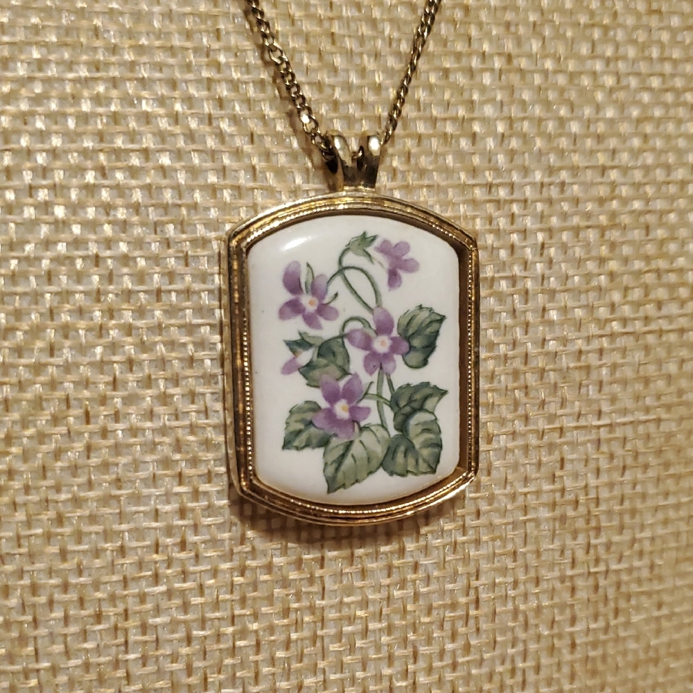 Avon Purple Floral Pendant